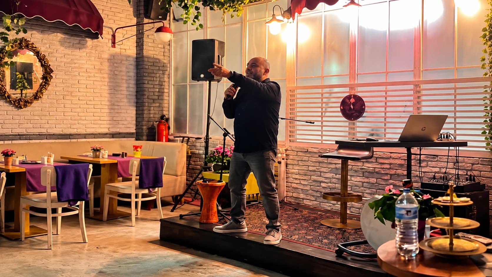 Molasera Restaurant Cafe mekânı