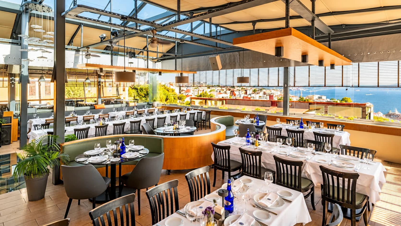 Litera Restaurant Lounge Bar mekânı