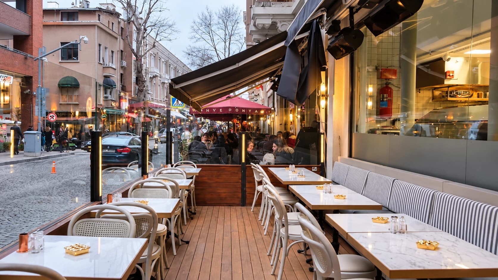 Divan Pub Akaretler mekânı