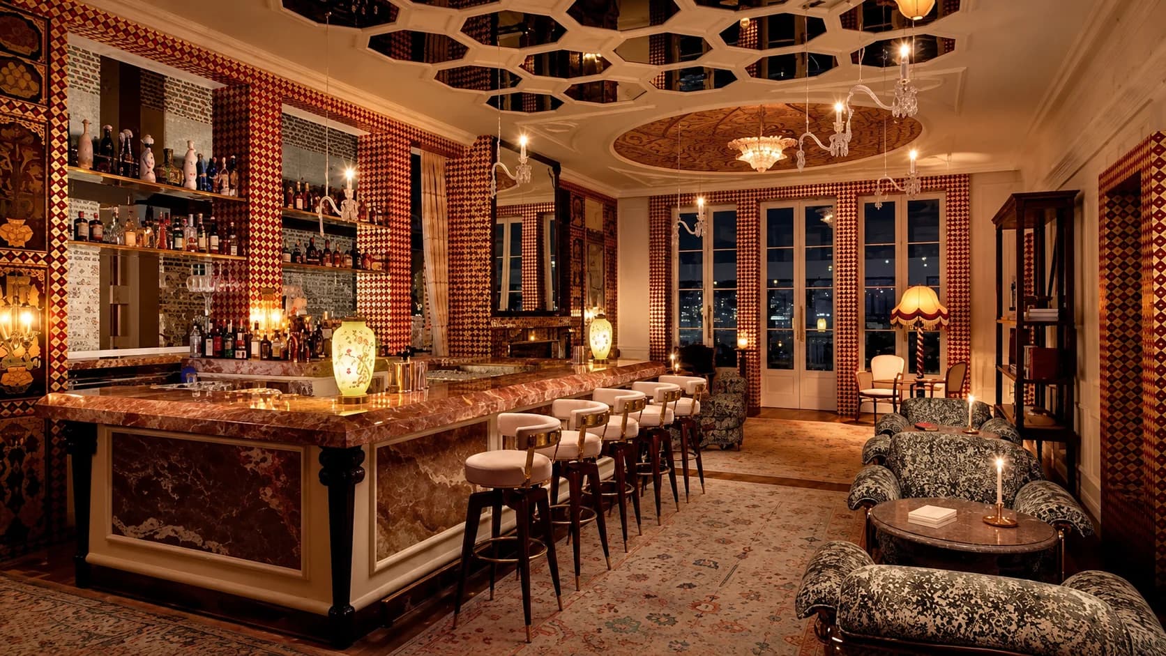Aliee İstanbul - Pink Bar mekânı