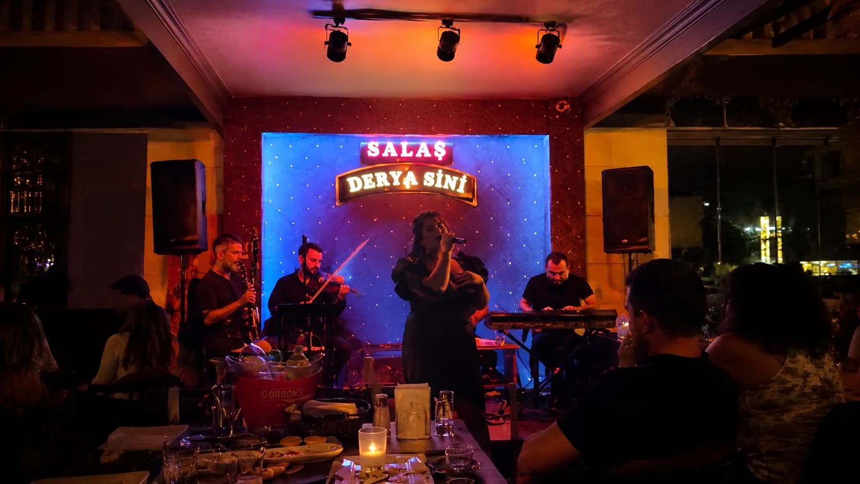Salaş Derya Sini Restaurant mekânı
