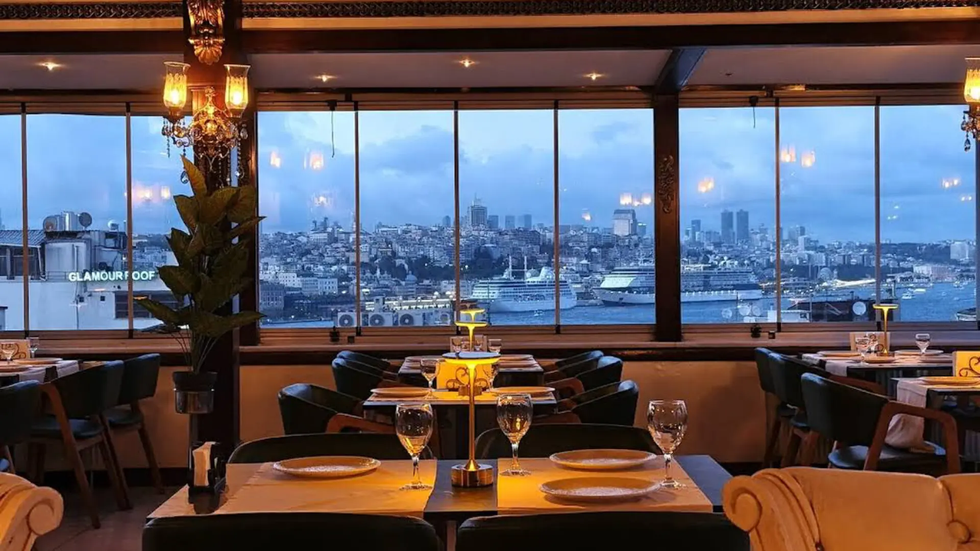 Old İstanbul Rooftop Mezze & Seafood Restaurant venue