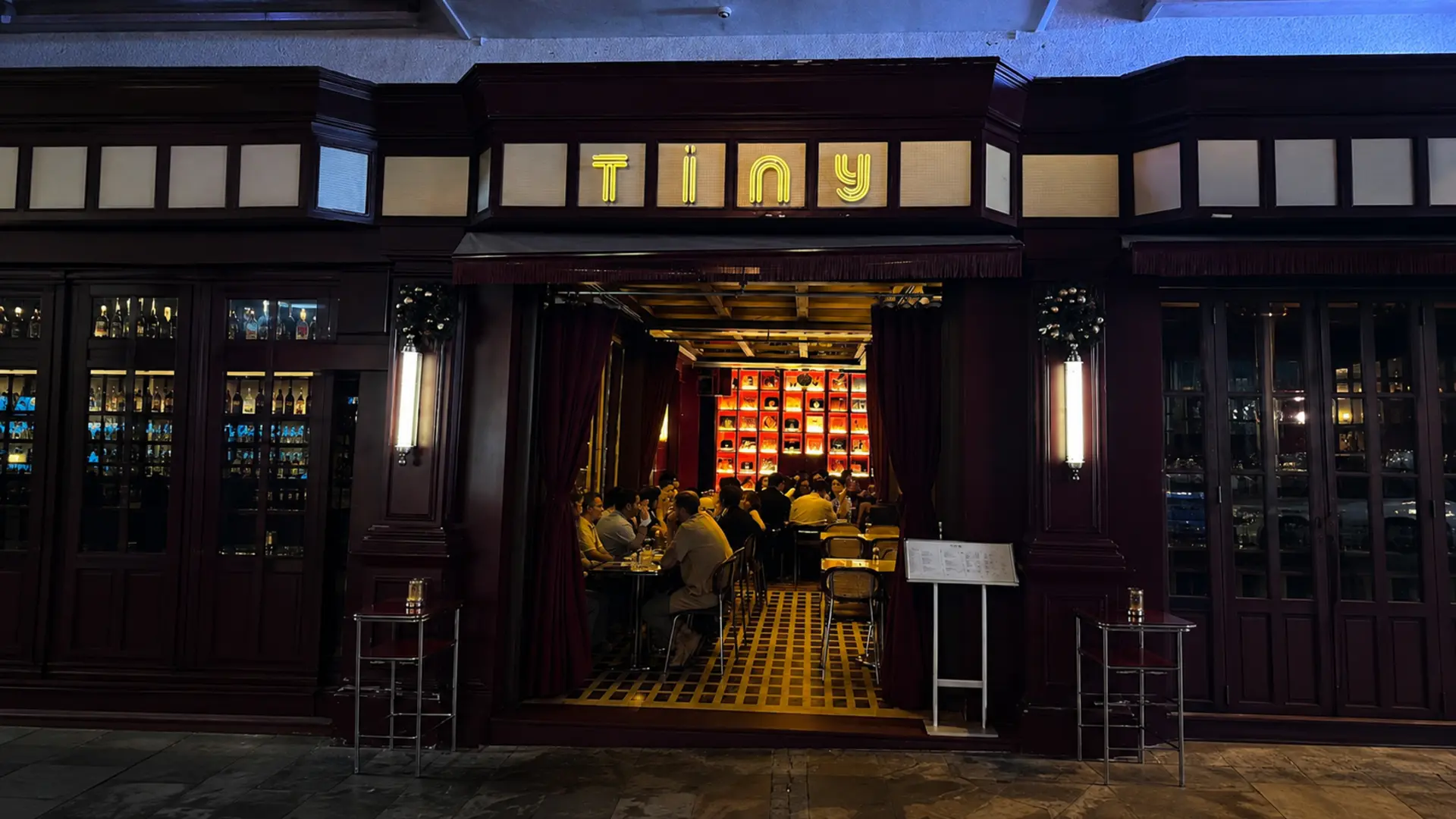 Tiny Drinkery House mekânı