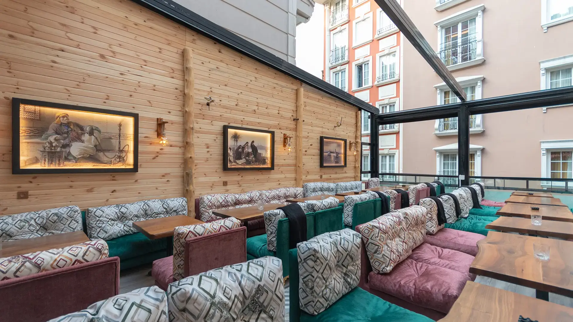 Star Light Terrace Lounge & Hookah Bar