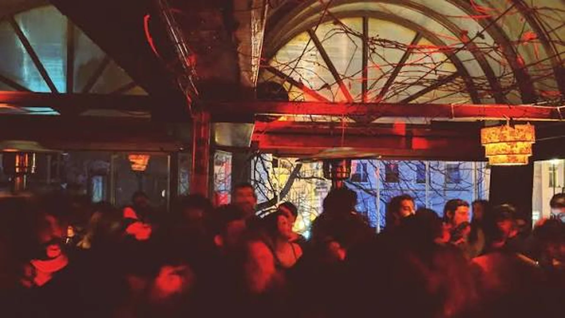 Gizli Bahçe Taksim mekânı