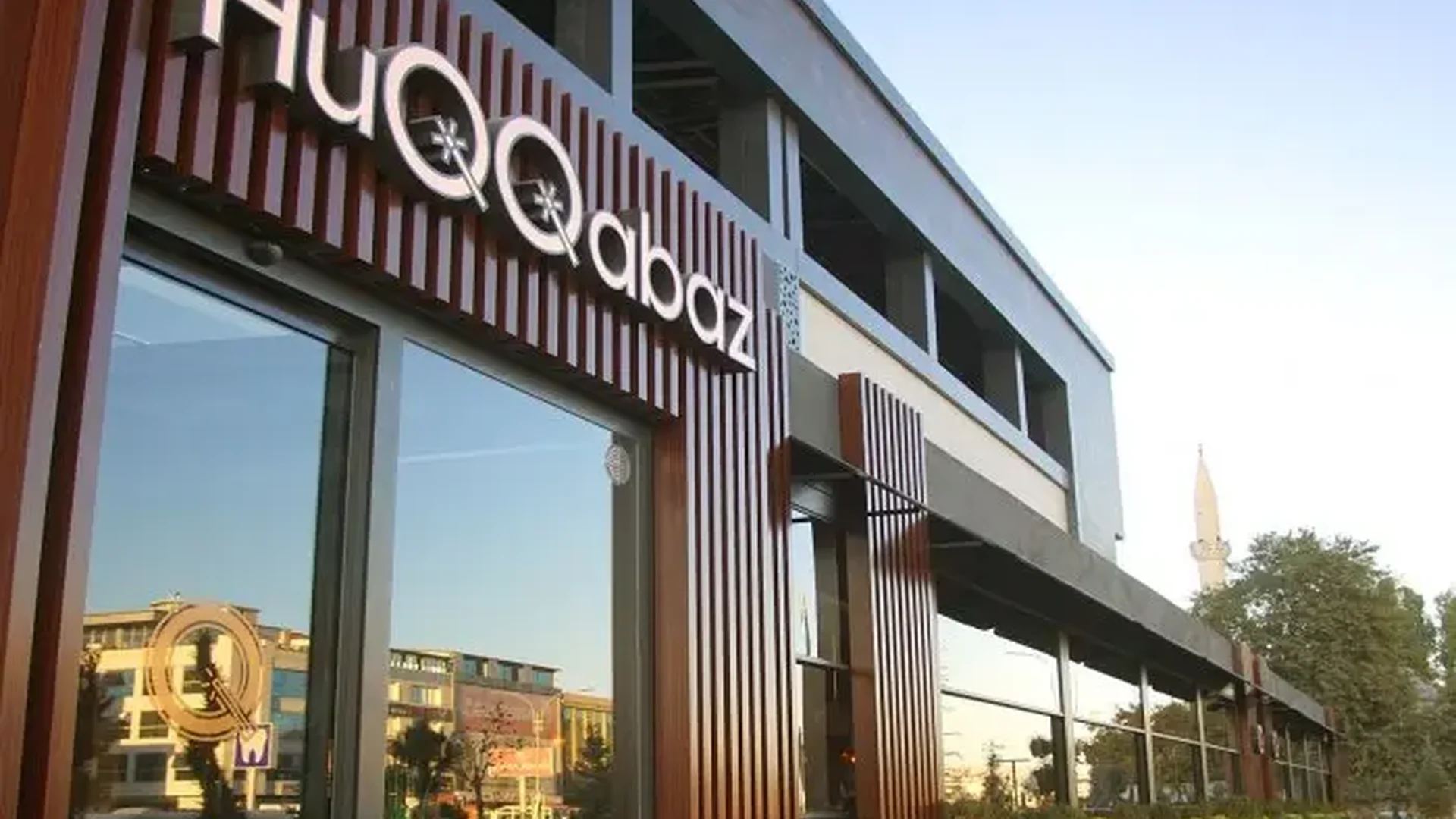 HuQQabaz Lens İstanbul mekânı