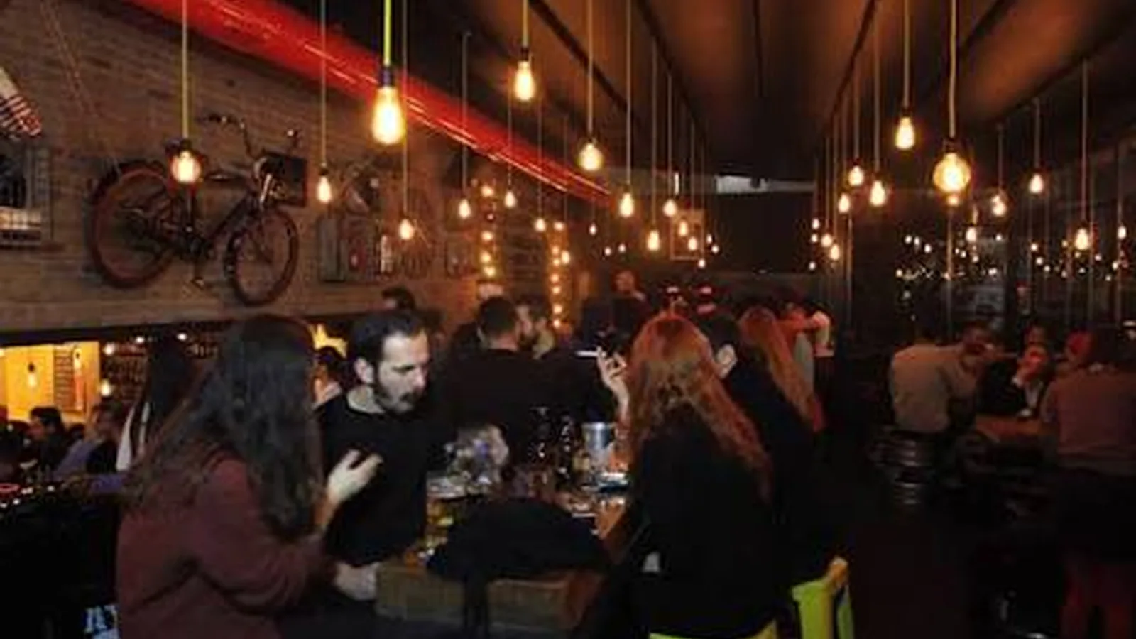 Ayı Bar & Disko: Galeriebild 1