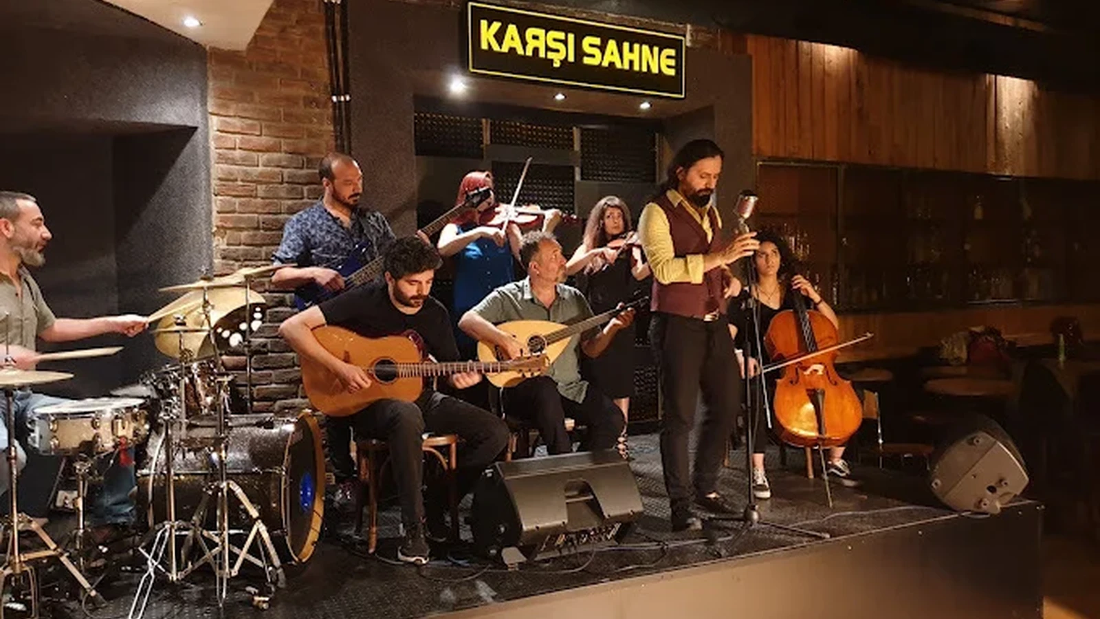 Karşı Sahne: Galeriebild 1