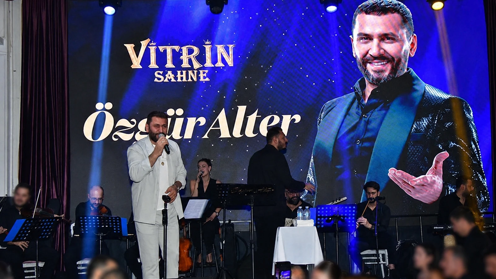 Vitrin Sahne: Galeriebild 2