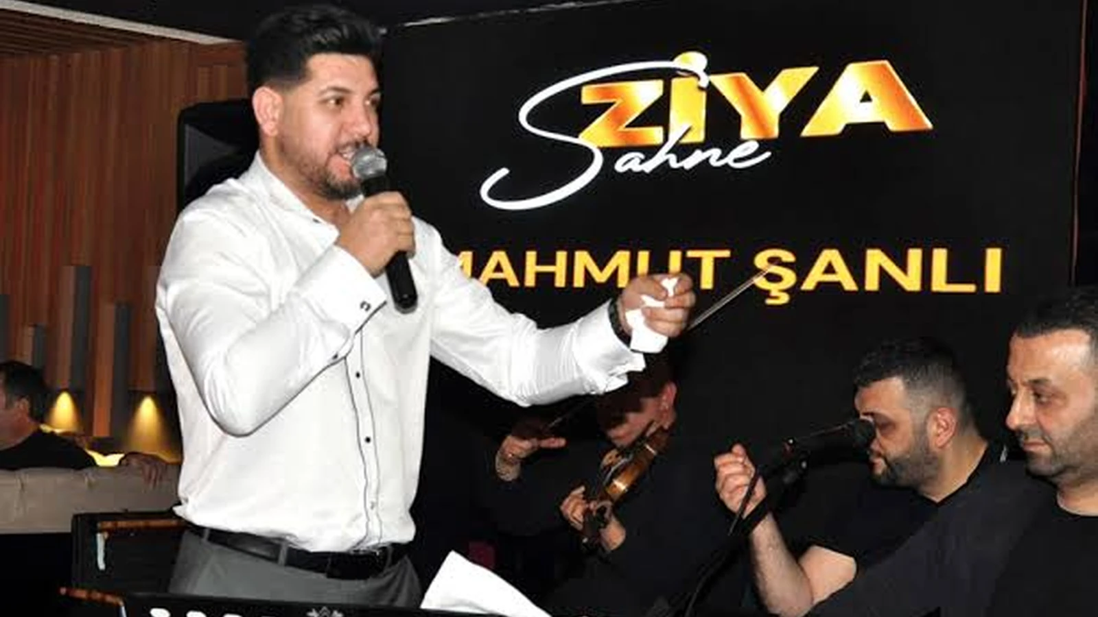 Ziya Sahnesi: Galeriebild 1