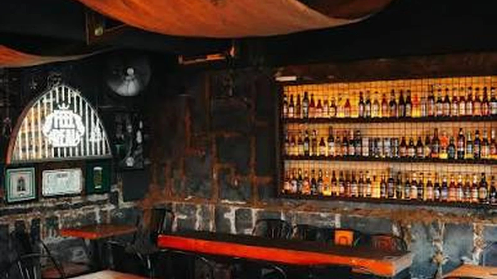 Ayı Bar Ekinoks: Galeriebild 1